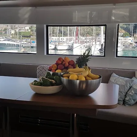 Ohana House Boat