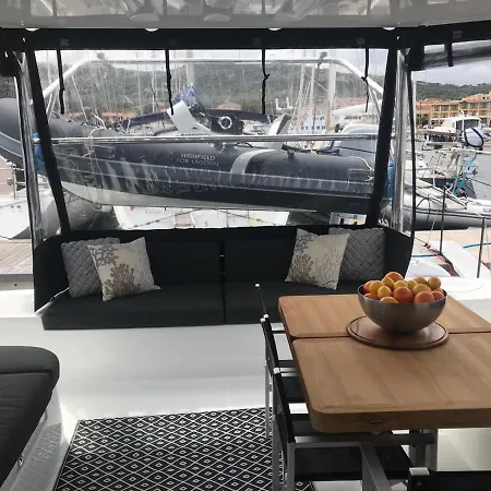 Ohana House Boat * Palermo