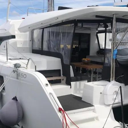 Ohana House Boat *