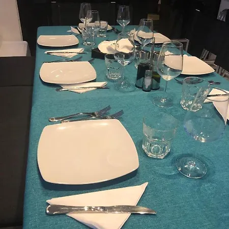 Ohana House Boat Botel Palermo