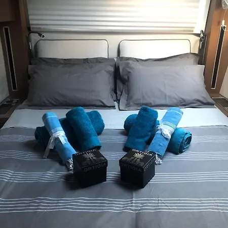Ohana House Boat