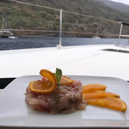 Ohana House Boat *